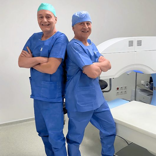 Les Drs Faure et Ferrari à New Eyes Paris